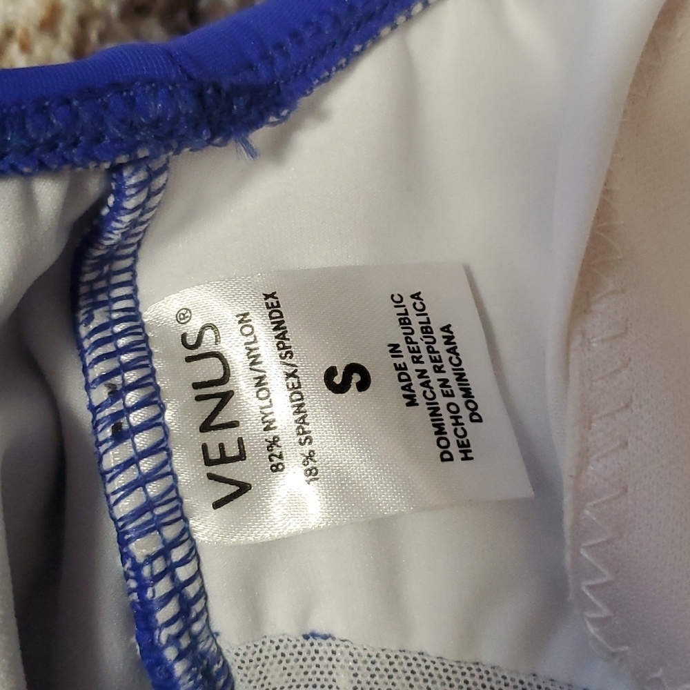 VENUS Ruched Criss Cross Bikini - Picture 15 of 16
